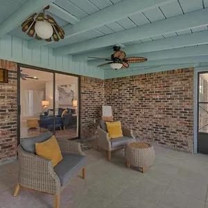 Quiet Relaxing - Close To Downtown & 4br-2bt Apartment